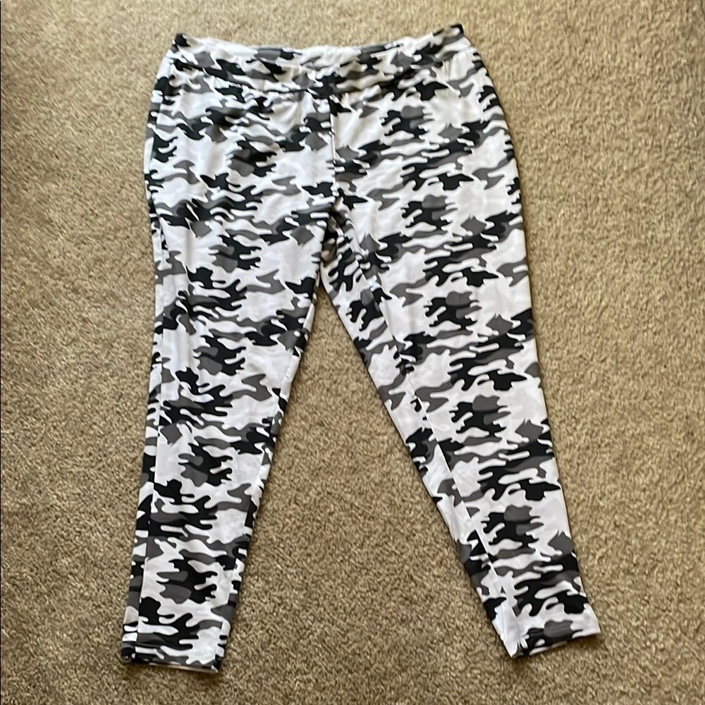 Muk Luks Camouflage Leggings